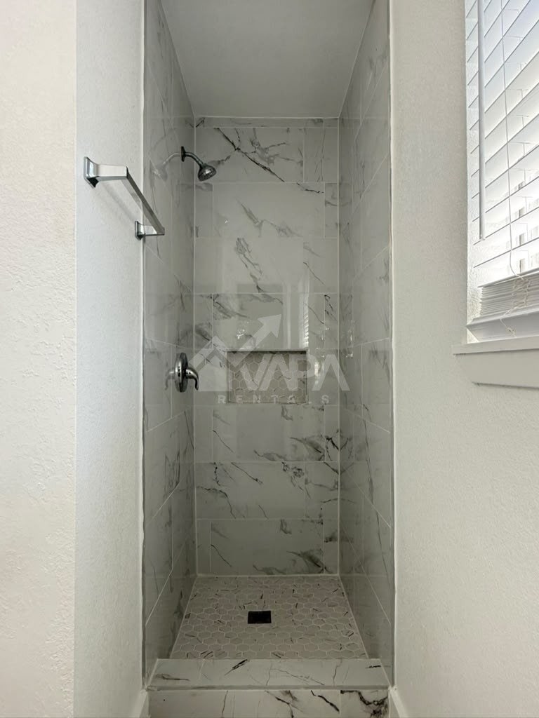 Building Photo - 4126 Valleyfield Dr