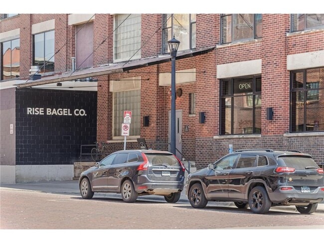 Building Photo - 700 N Washington Ave