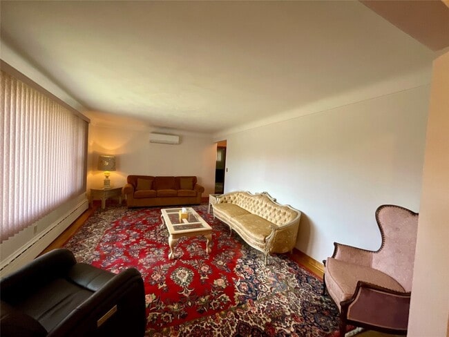 Building Photo - 92 Vestal Ave