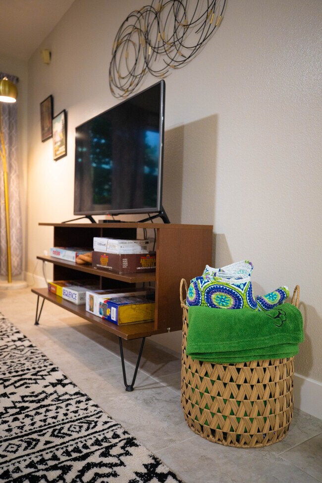 Building Photo - 2812 S Mill Ave