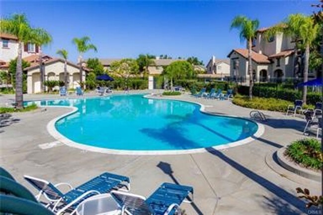 Building Photo - 3 bedroom Murrieta Condo in the gated Will...