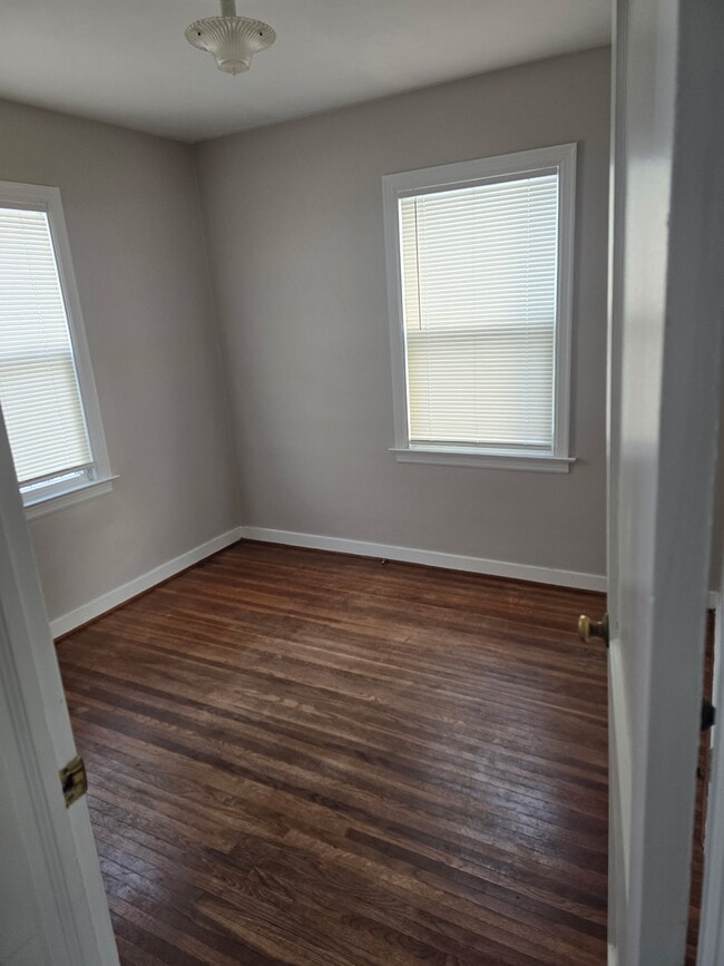 Building Photo - 2029 W Forrest Hill Ave