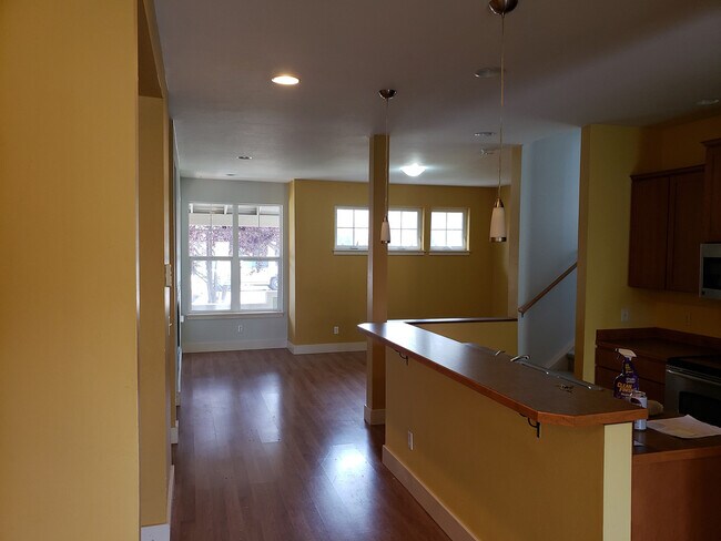 Building Photo - 4251COV