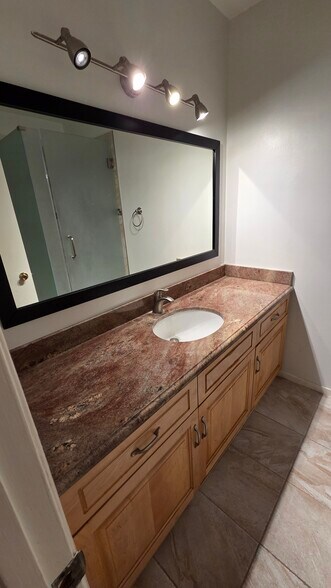 Master Bathroom - 12830 Burbank Blvd