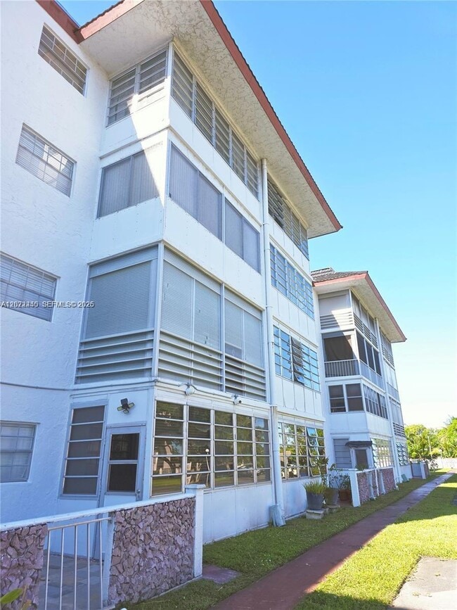 Building Photo - 4140 NW 44th Ave