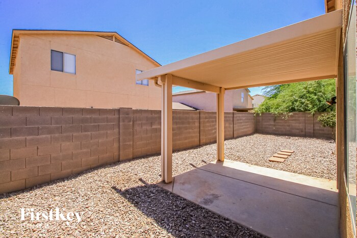 Building Photo - 2457 E Meadow Creek Way
