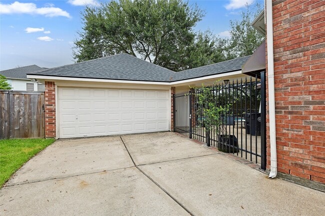 Building Photo - 1415 Meadow Hill Dr