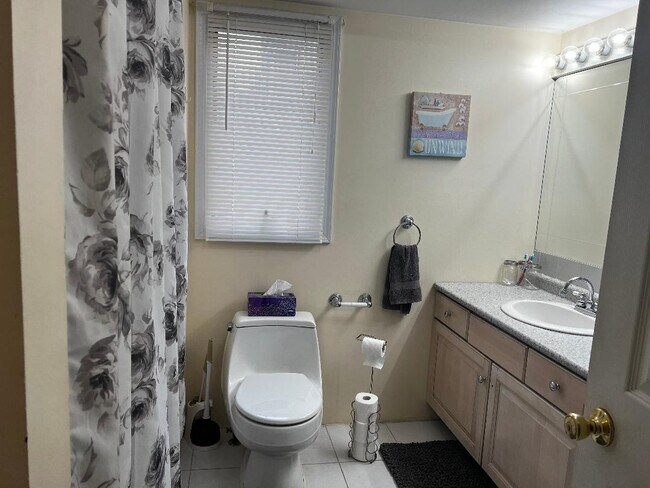 Building Photo - 1011 Ringwood Ave