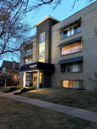 Building Photo - 456 N Logan St