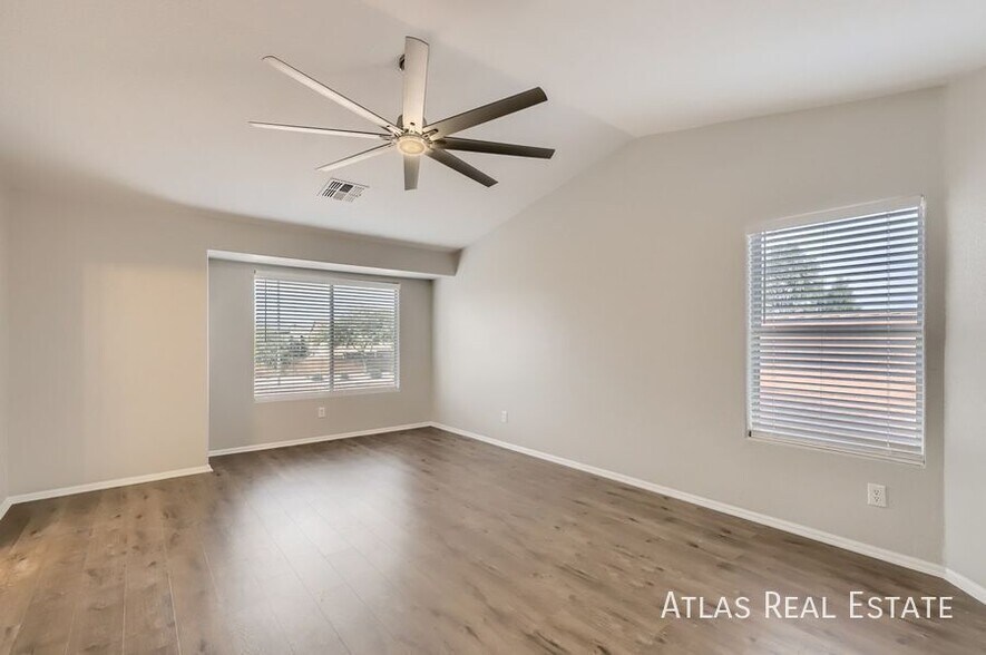 Building Photo - 12438 W San Juan Ave