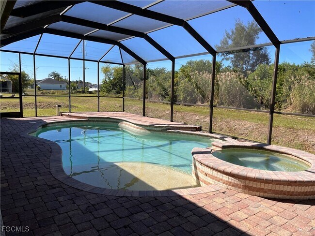 Building Photo - 1521 SW 22nd Pl