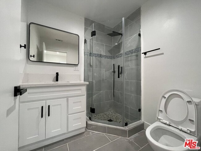 Building Photo - 1340 W 37th St