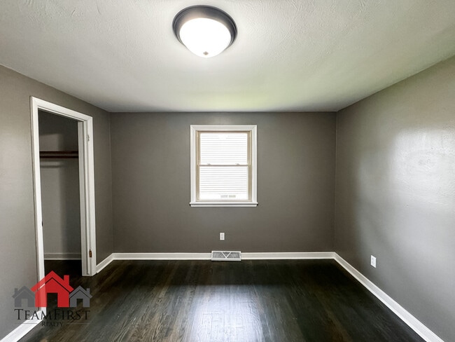 Building Photo - 1446 Pilgrim St