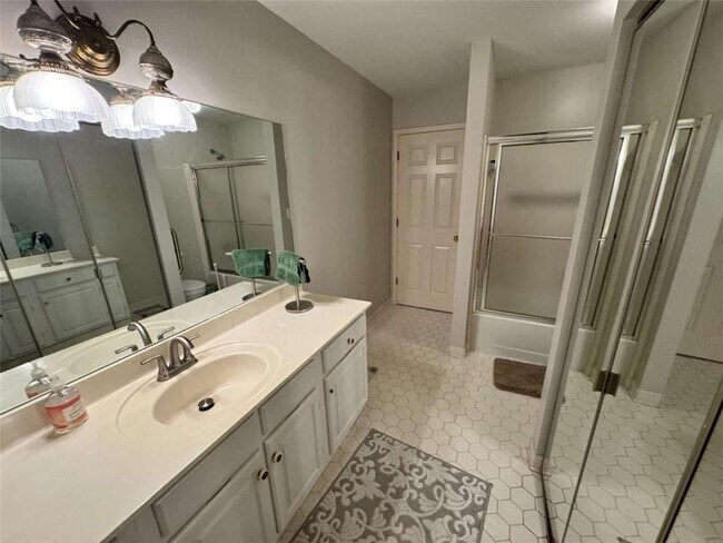 Building Photo - 3201 Lenox Rd NE