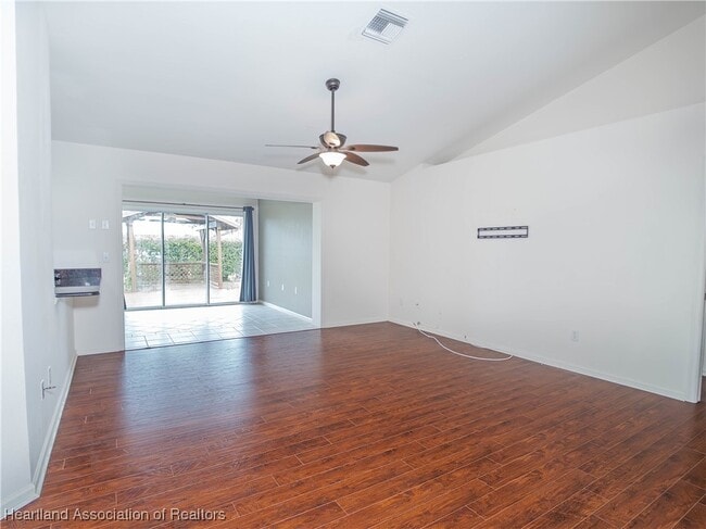 Building Photo - 2508 Manor Dr