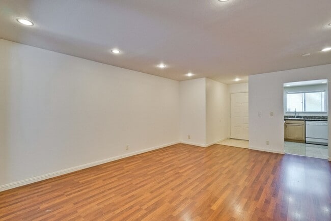 Building Photo - 2201 Monroe #505