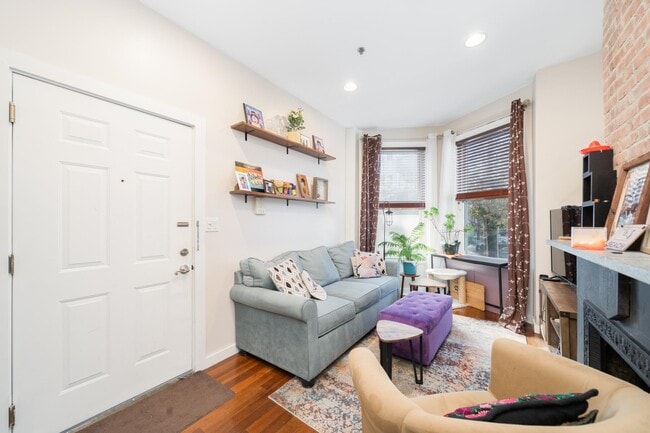 Building Photo - 126 Bright St