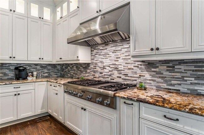 Building Photo - 6552 Long Acres Dr