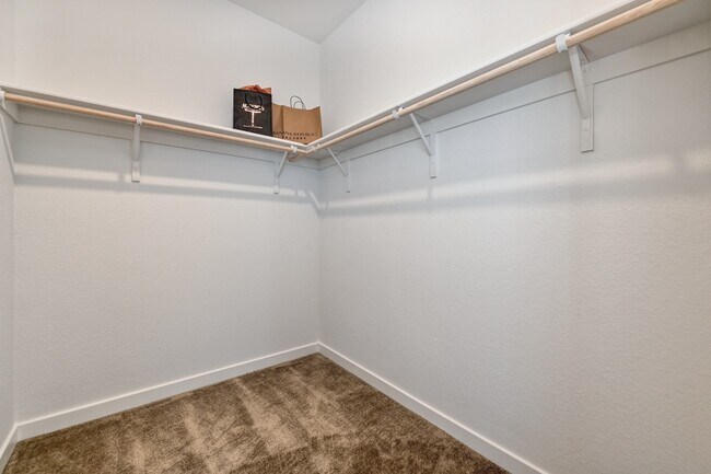 Building Photo - 6930 Peak Way