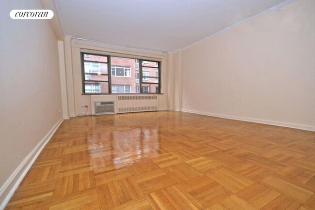 Primary Photo - 420 E 55th St