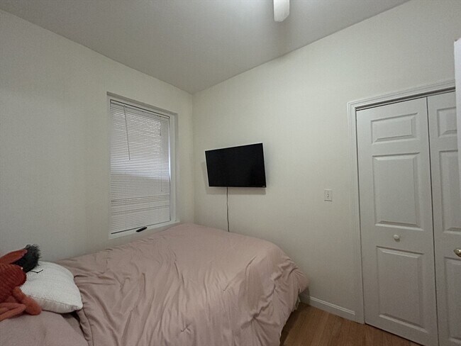 Building Photo - 6 Cleveland Pl