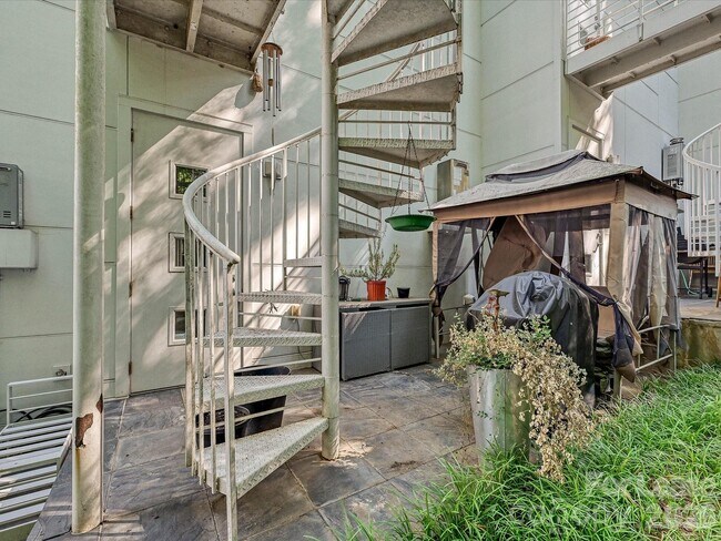 Building Photo - 341 Viburnum Way Ct