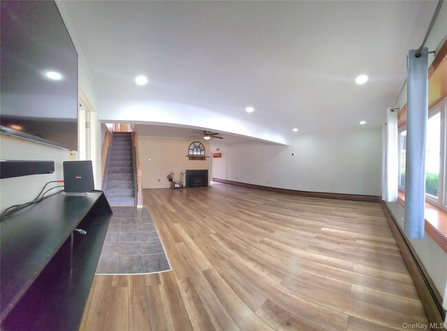 Building Photo - 35 Arch Ln