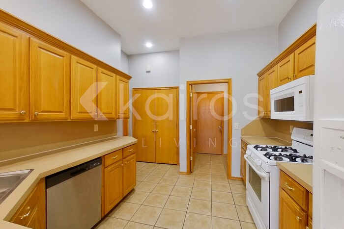 Building Photo - 2809 SE 96th St