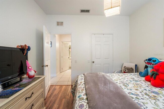 Building Photo - 6166 Stevenson Dr