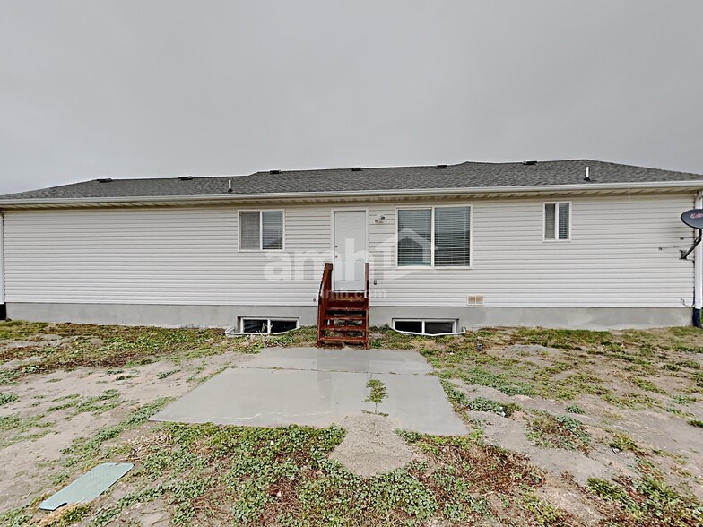 Building Photo - 2098 Blossom St