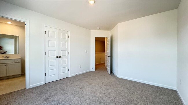 Building Photo - 709 Alburgh Aly