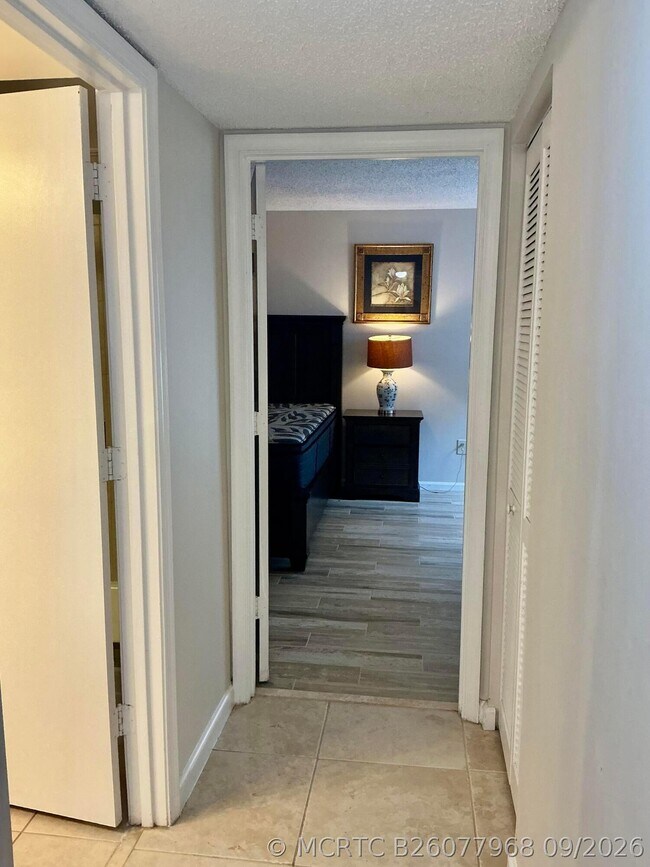 Building Photo - 1125 Crystal Way