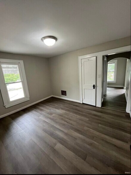 Building Photo - 211 S Liberty St