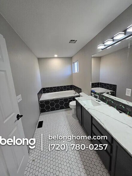 Building Photo - 4304 Sable St