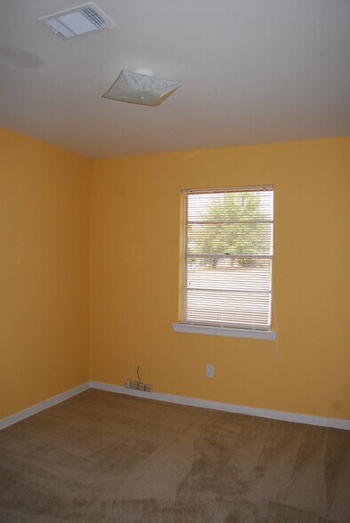 Building Photo - 2508 Halsel St