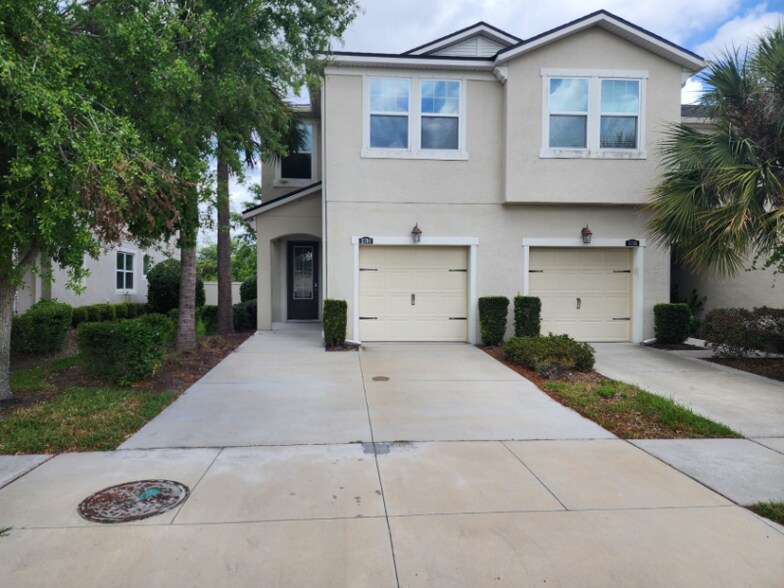 Primary Photo - 11704 Cambium Crown Dr