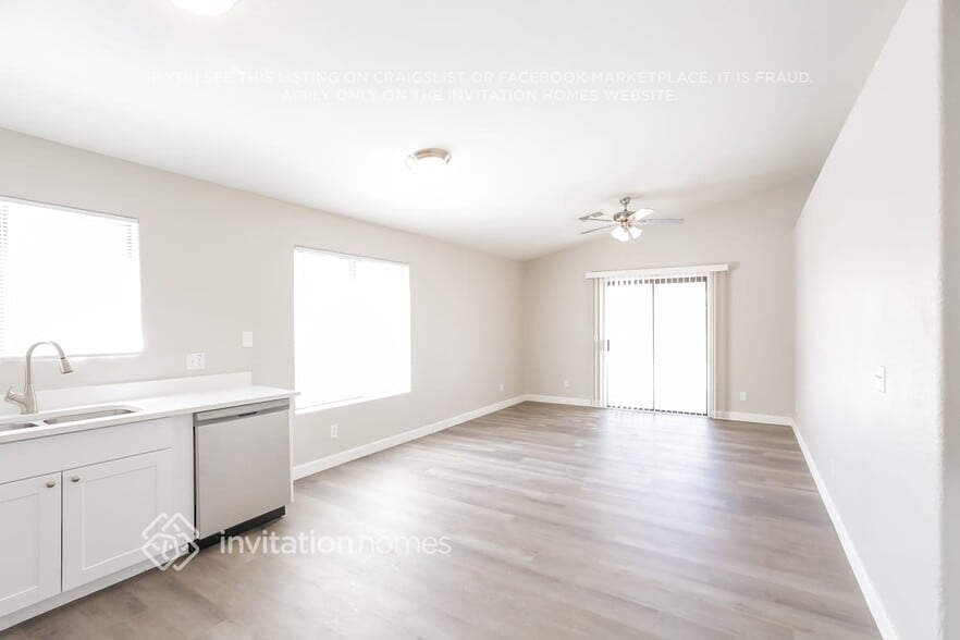 Building Photo - 8647 W Mariposa Dr