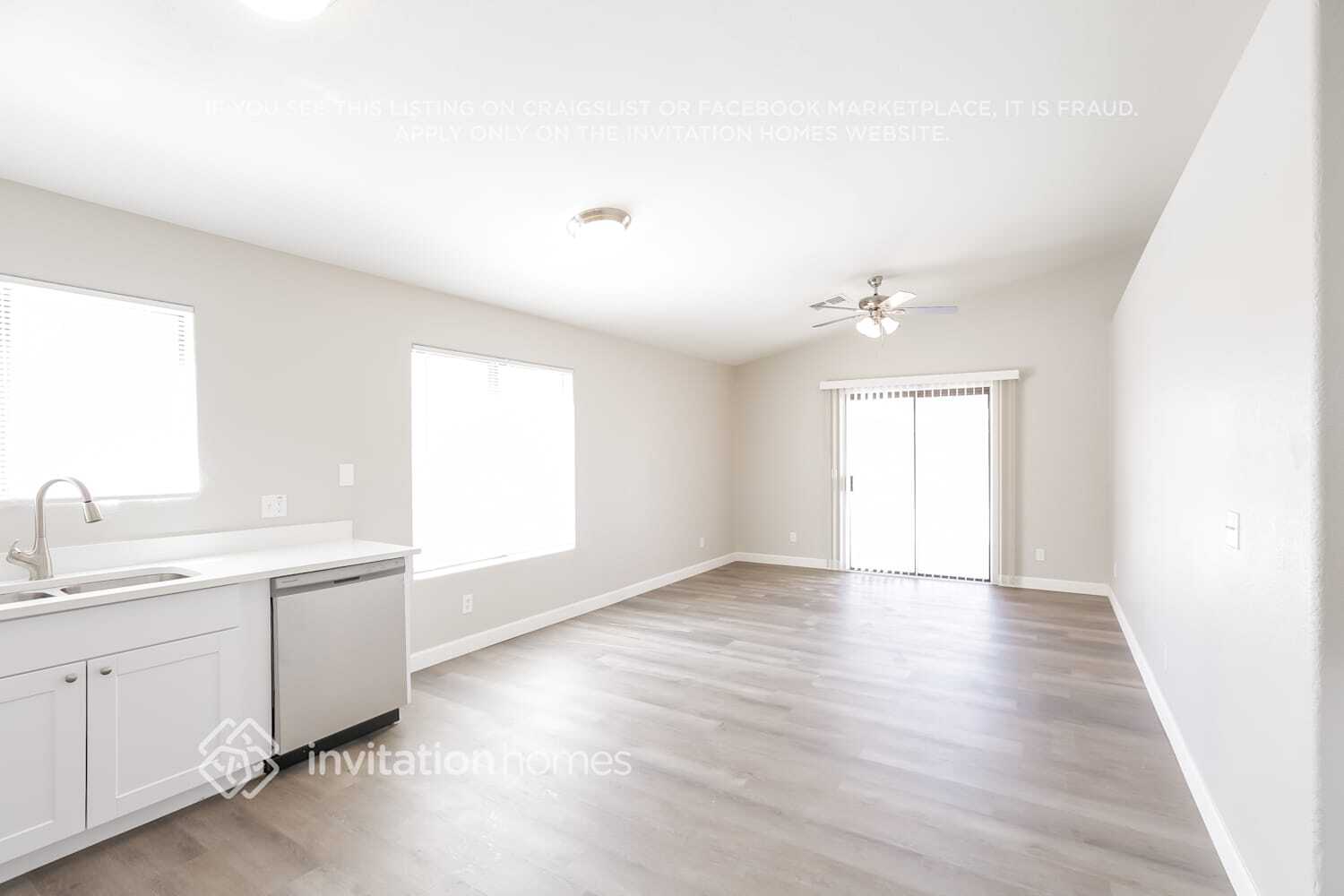 Building Photo - 8647 W Mariposa Dr