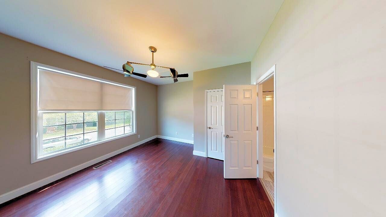 Building Photo - 425 New Parkside Dr