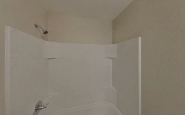 Building Photo - Stylish 3-Bedroom Residence Perfect for Family Living