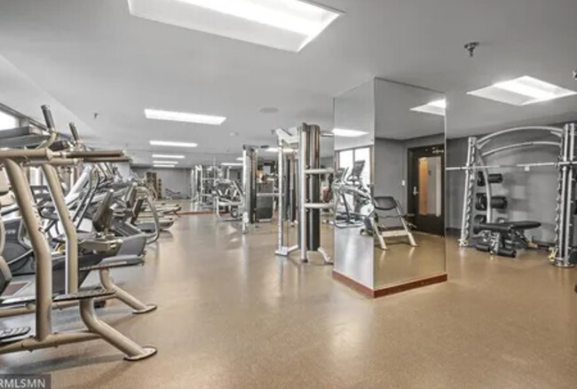 workout facilities - 433 S 7th St