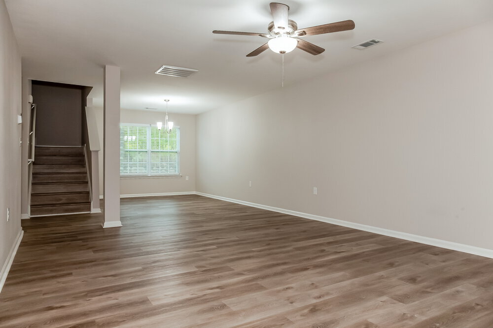 Building Photo - 1924 Eastway Dr