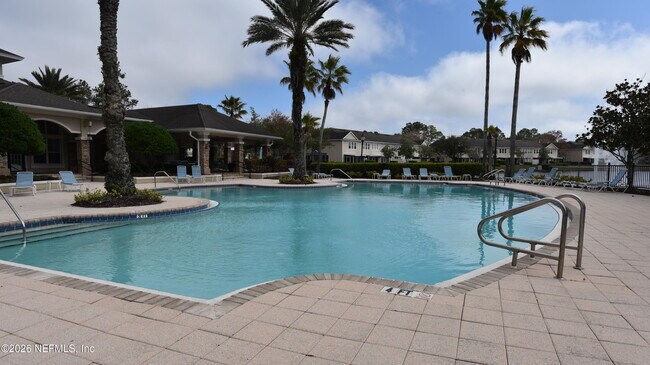 Building Photo - 7990 Baymeadows Cir E