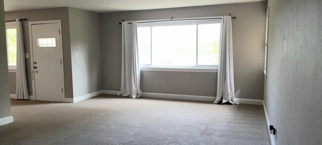 Building Photo - 3 bedroom 2 bath home in the desirable Belvoir Area in Chattanooga