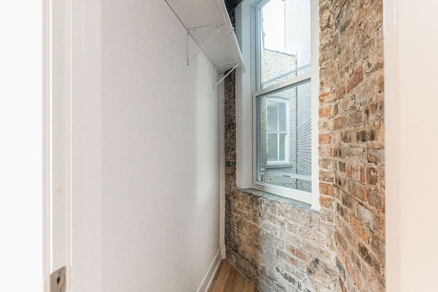 Building Photo - 2620 N Milwaukee Ave
