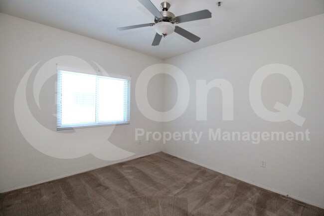 Building Photo - 11375 E Sahuaro Dr
