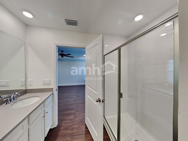 Building Photo - 2518 Sunrise Ct