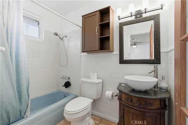 Building Photo - 3920 El Camino Dr