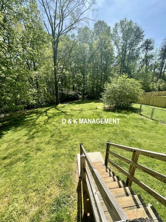 Building Photo - 3 Bedroom 2 Bath in Lenoir City