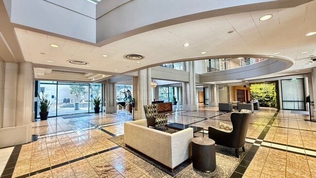 Building Photo - Comfortable Studio Living with Balcony, Parking & Storage at Daniel Burnham Court